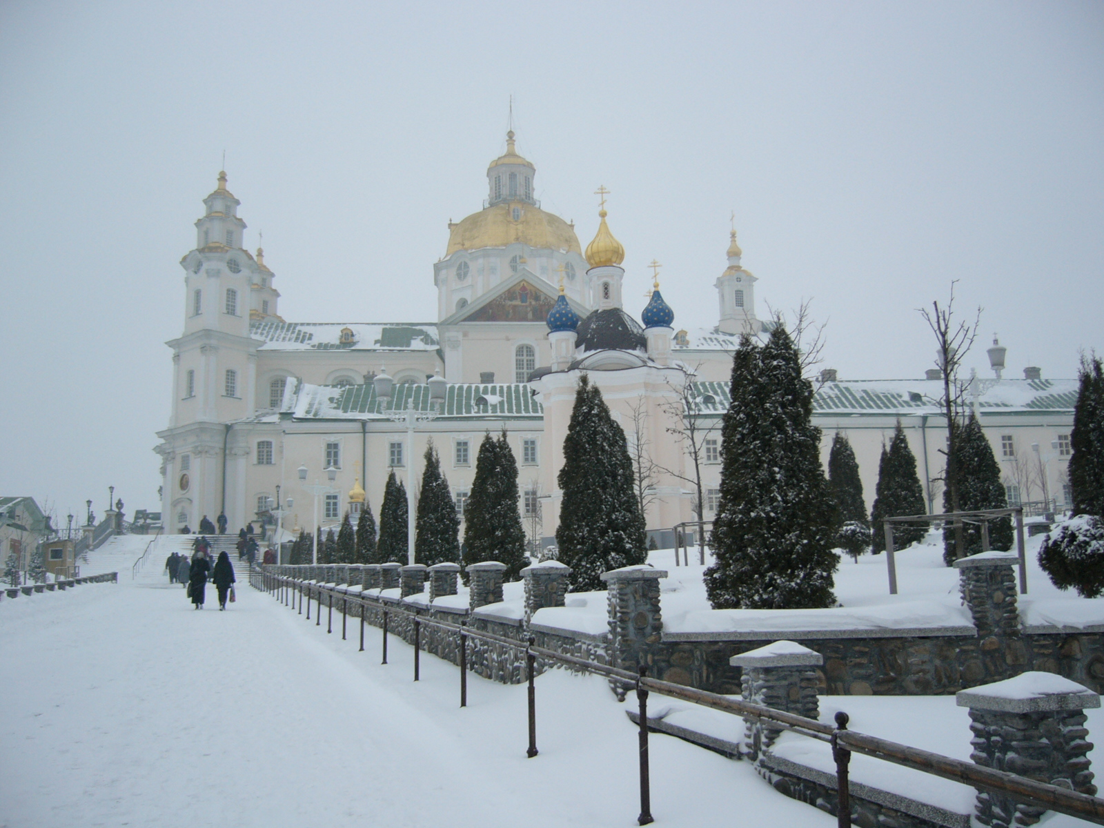 Результат пошуку зображень за запитом "Почаївська Свято-Успенська лавра зима"