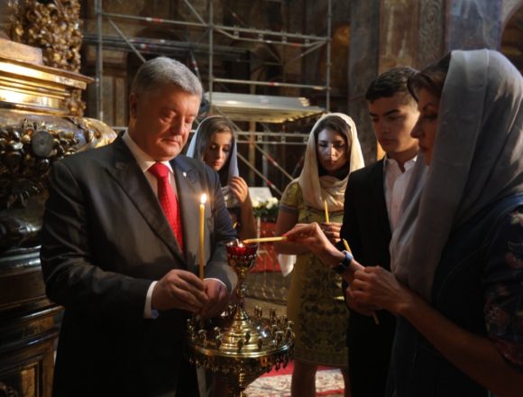“Вселенський Патріархат надаватиме автокефалію без погодження з Москвою”, – Президент “Вселенський Патріархат надаватиме автокефалію без погодження з Москвою”, – Президент