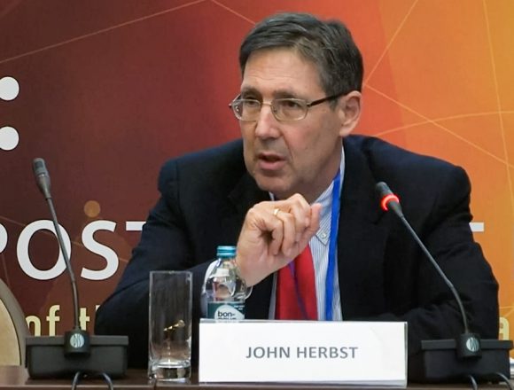 Кремль може відправити кремезних “вірян ПЦУ” на штурм храмів РПЦ в Україні – екс-посол США Кремль може відправити кремезних “вірян ПЦУ” на штурм храмів РПЦ в Україні – екс-посол США